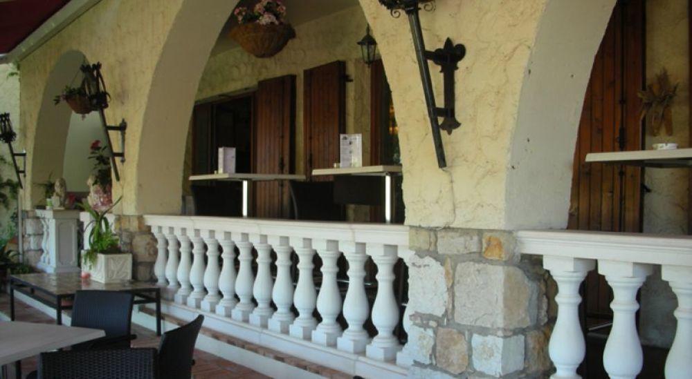Castel Garoupe Hotel Antibes Bagian luar foto