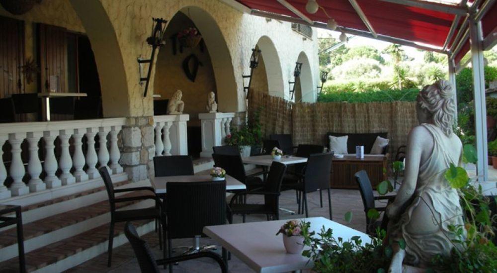 Castel Garoupe Hotel Antibes Bagian luar foto