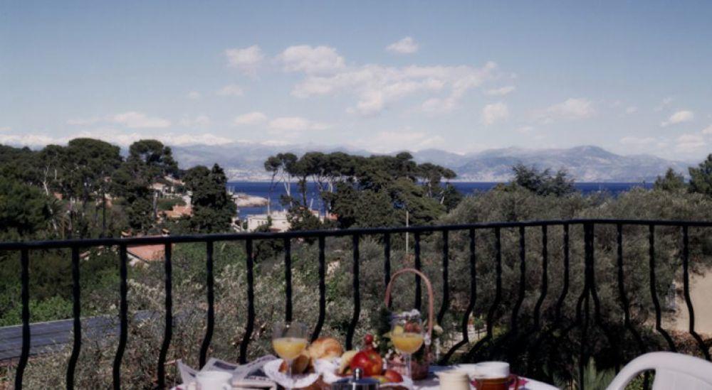 Castel Garoupe Hotel Antibes Bagian luar foto
