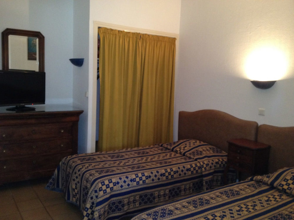 Castel Garoupe Hotel Antibes Bagian luar foto