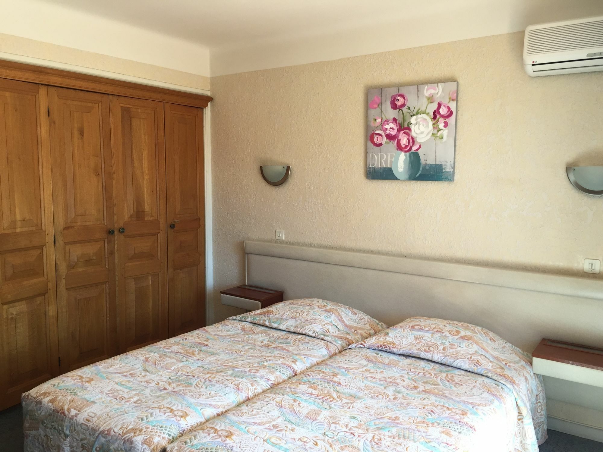 Castel Garoupe Hotel Antibes Bagian luar foto